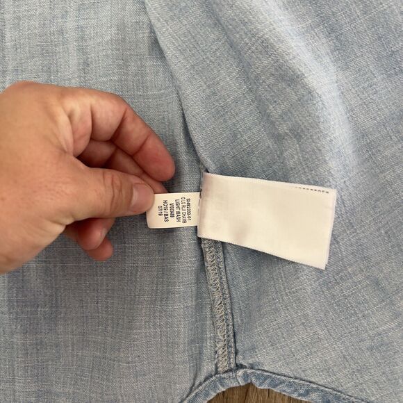 Old Navy Classic Light Blue Button-Down Chambray Shirt – Small - Picture 4 of 8